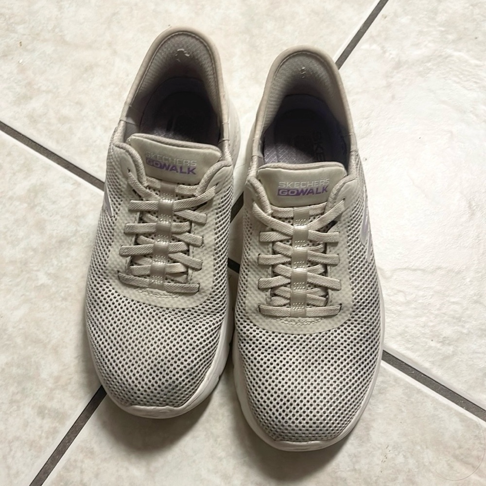 Skechers Go walk
Preloved
US 7.5